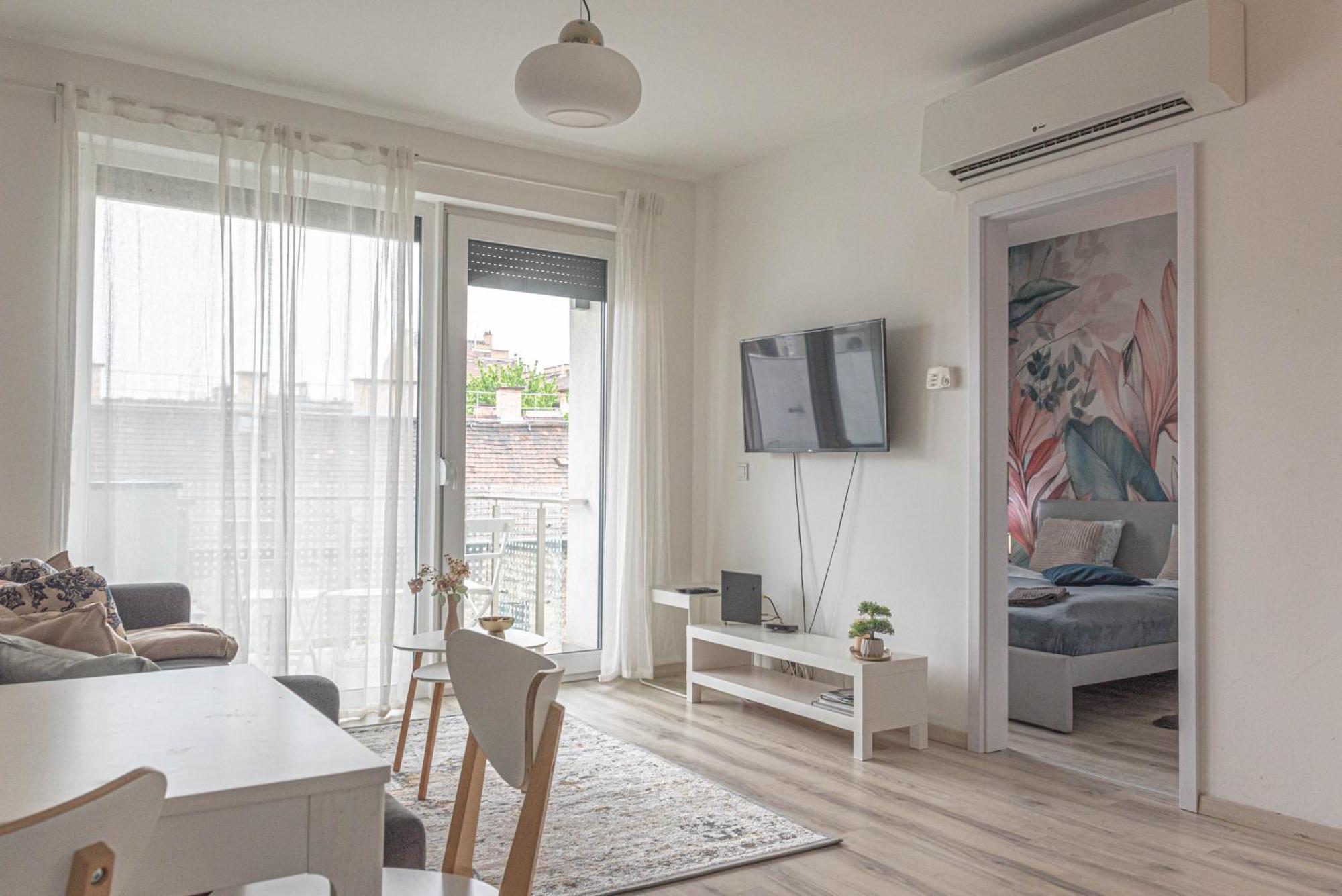 Dob36 Apartment With Free Private Parking And Balcony Budapeste Exterior foto